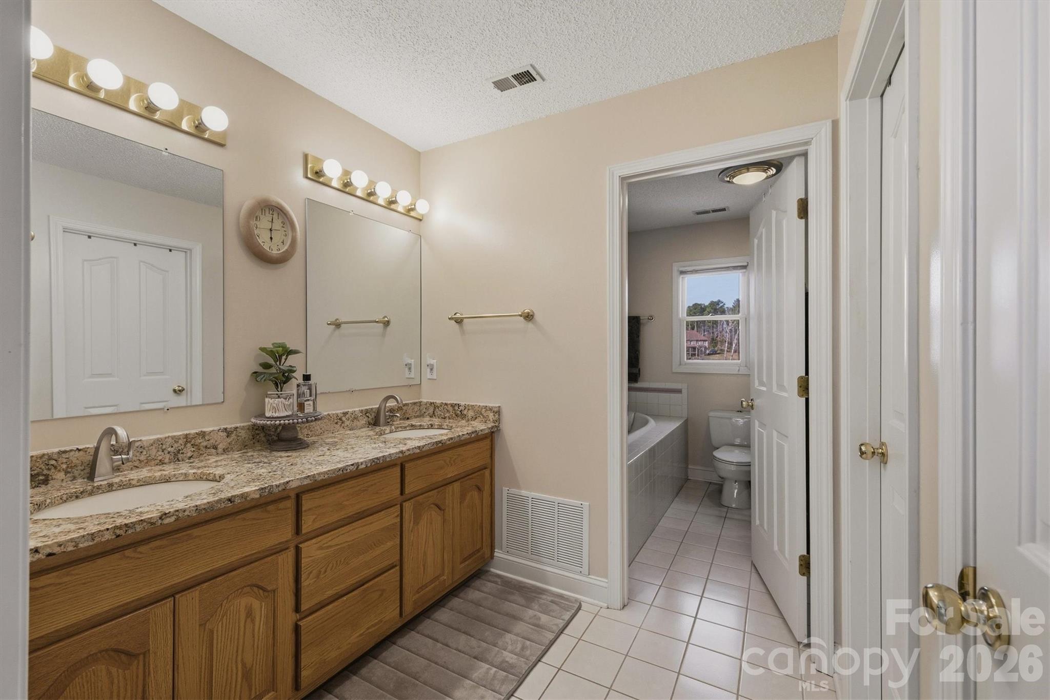 46 Mariners Point Lane Hickory NC 28601