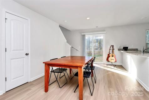 5209 Wolfridge Avenue Charlotte NC 28214