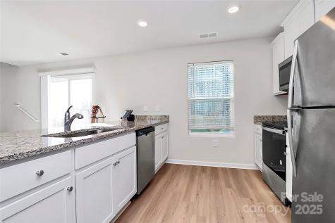 5209 Wolfridge Avenue Charlotte NC 28214