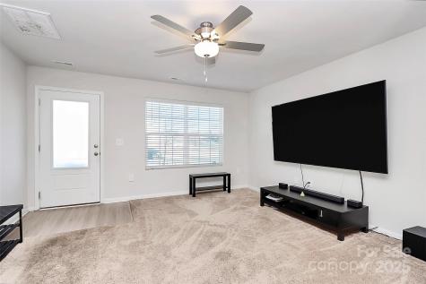 5209 Wolfridge Avenue Charlotte NC 28214