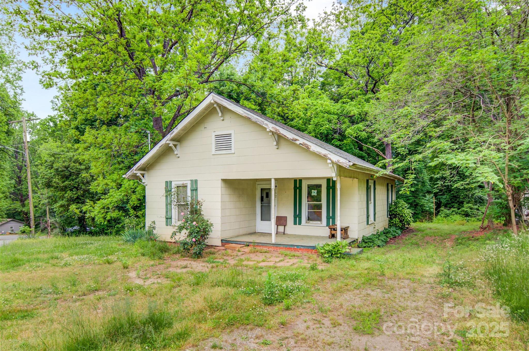 252 7th Street SE Hickory NC 28602