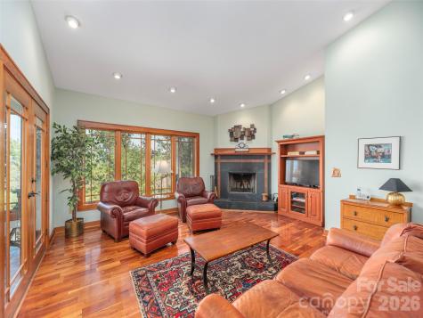 68 Crestwood Road Asheville NC 28804