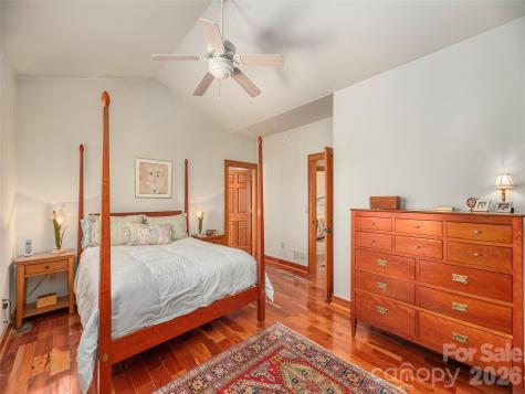 68 Crestwood Road Asheville NC 28804
