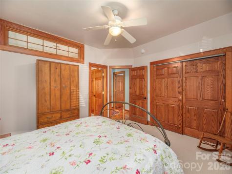68 Crestwood Road Asheville NC 28804