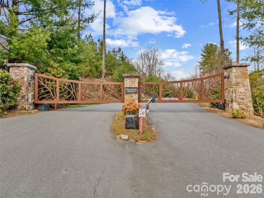 22 S Kaufman Stone Way Biltmore Lake NC 28715