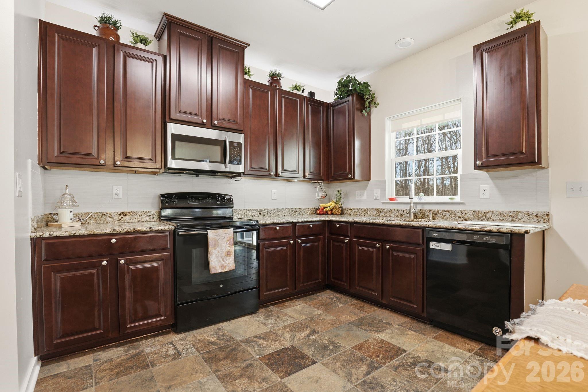 7532 W Berkeley Road Denver NC 28037