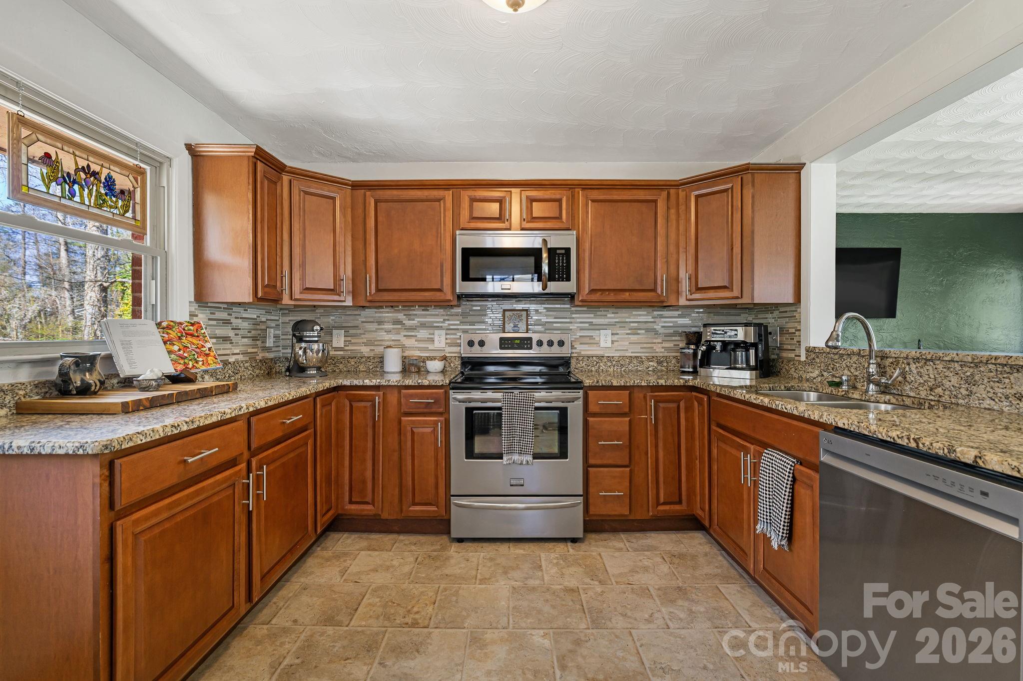 1733 Clairmont Drive Hendersonville NC 28791