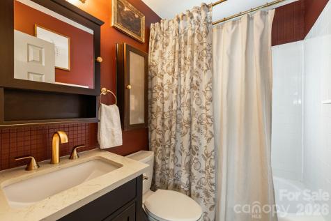 1733 Clairmont Drive Hendersonville NC 28791