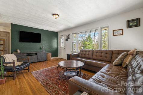 1733 Clairmont Drive Hendersonville NC 28791