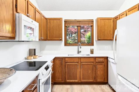 4 Zachary Ridge Road Asheville NC 28804