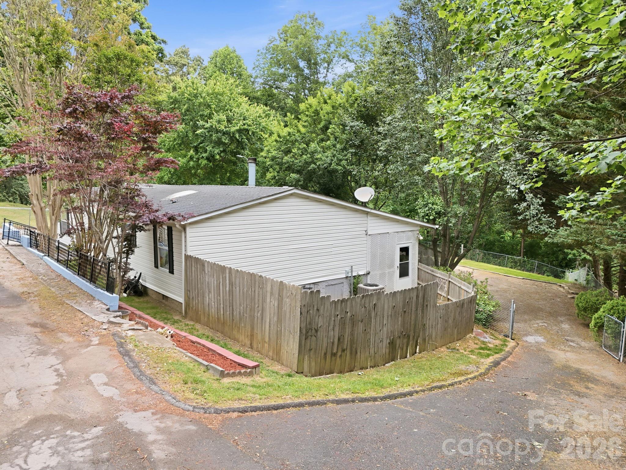 405 Gray Court Asheville NC 28806