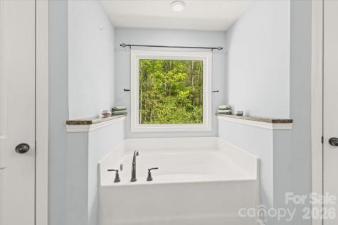 65 Leisure Lane Swannanoa NC 28778