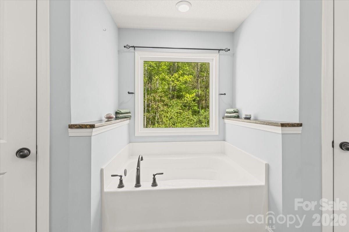 65 Leisure Lane Swannanoa NC 28778