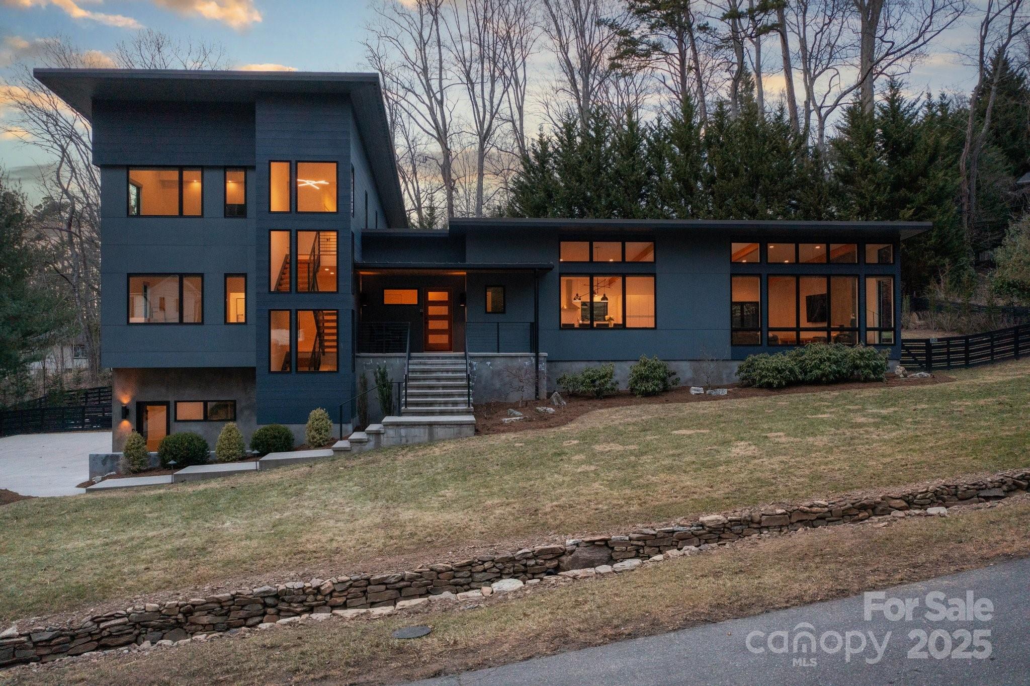 22 Innsbrook Road Asheville NC 28804