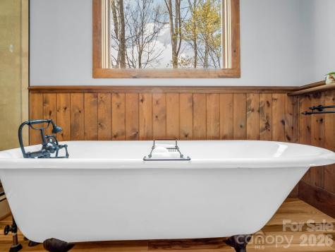27 Anchor Drive Nebo NC 28761