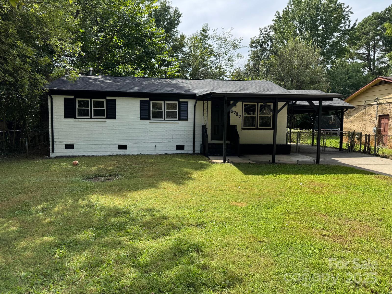 9737 Feldbank Drive Charlotte NC 28216