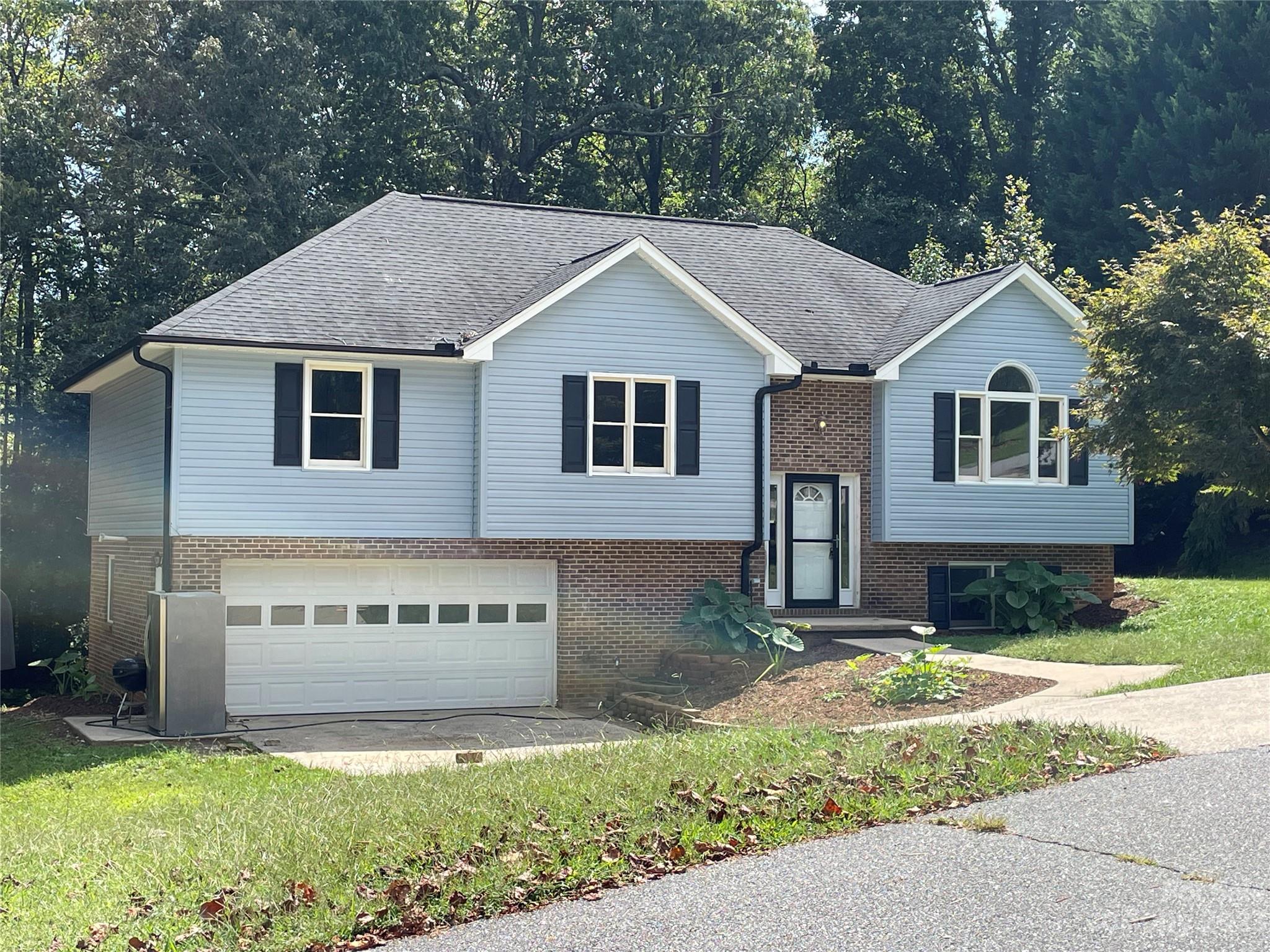 4167 Arrowhead Drive NE Hickory NC 28601