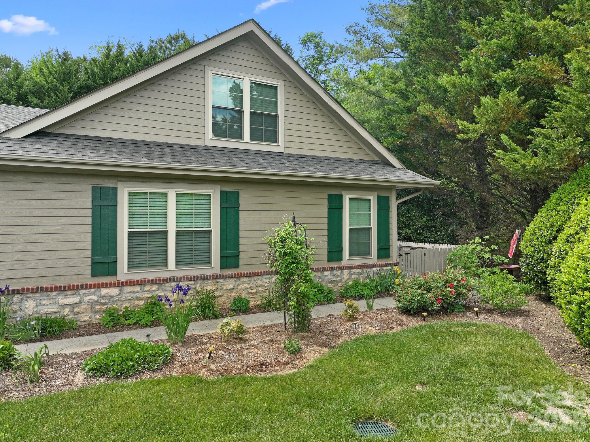 11 Outlook Circle Swannanoa NC 28778