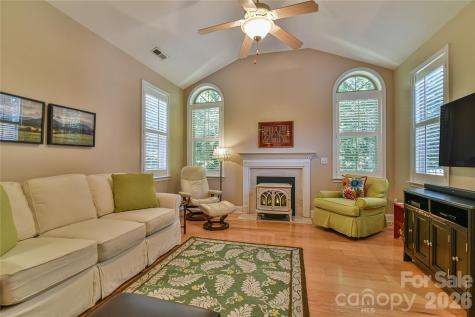 11 Outlook Circle Swannanoa NC 28778
