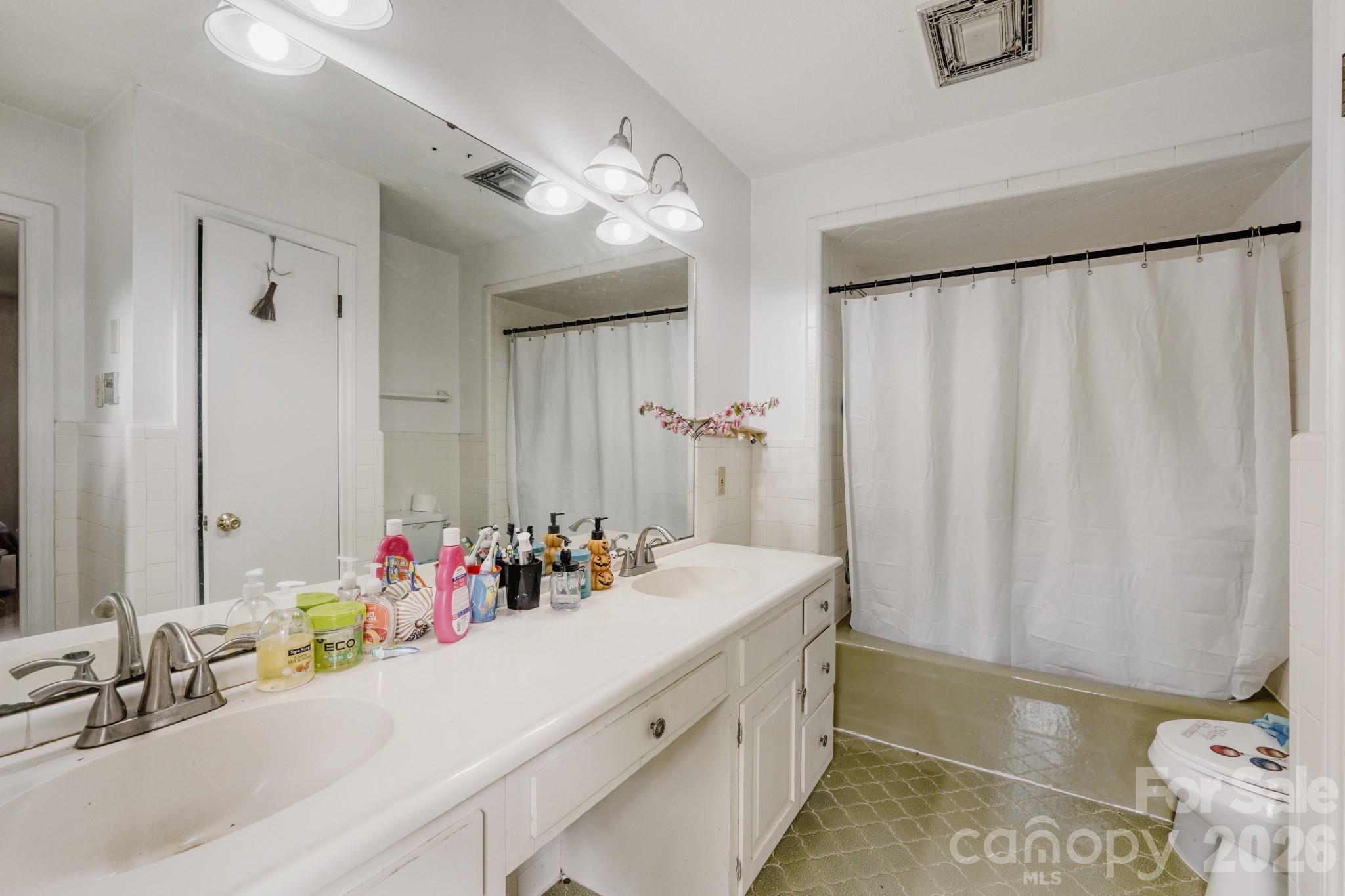 121 Edgerly Court Charlotte NC 28214