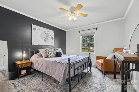 1704 Cardinal Court Belmont NC 28012