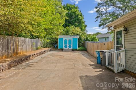 1704 Cardinal Court Belmont NC 28012