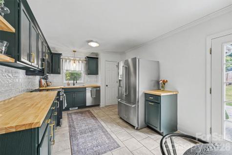 1704 Cardinal Court Belmont NC 28012