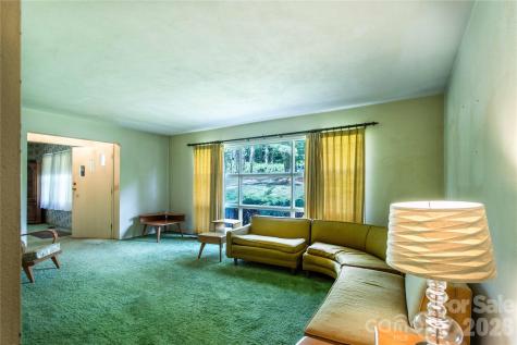 3004 Kanuga Road Hendersonville NC 28739