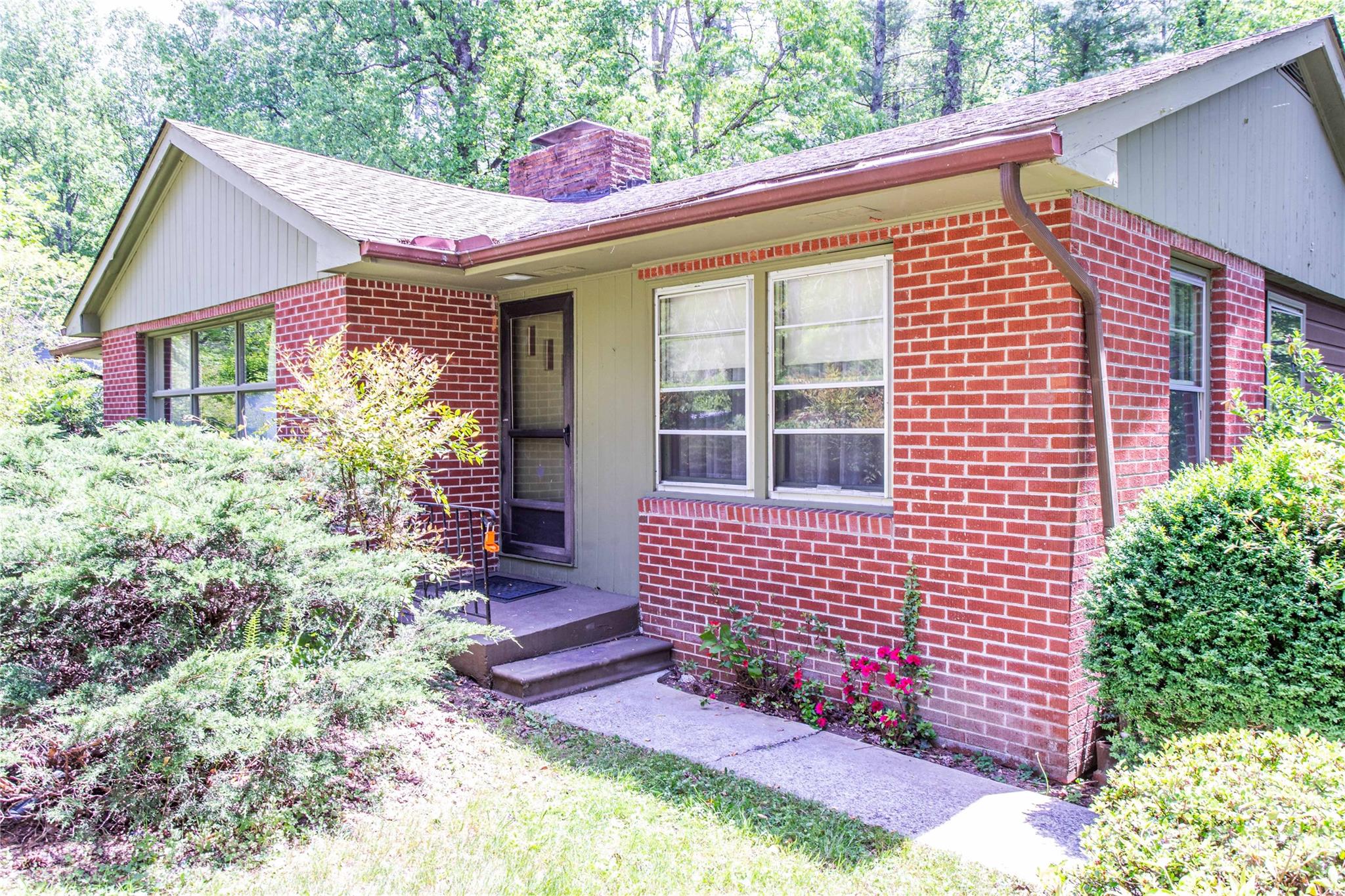 3004 Kanuga Road Hendersonville NC 28739