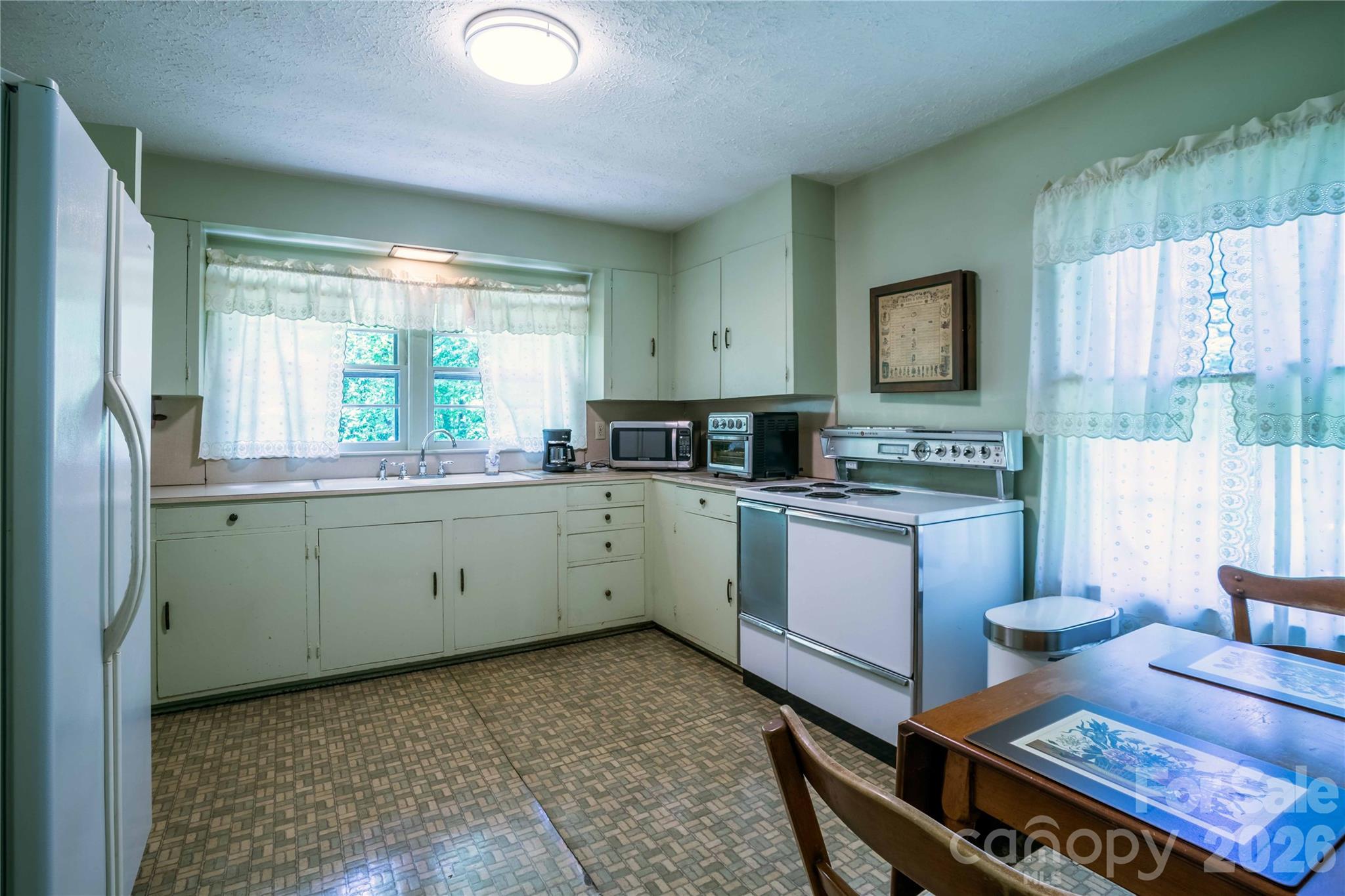 3004 Kanuga Road Hendersonville NC 28739