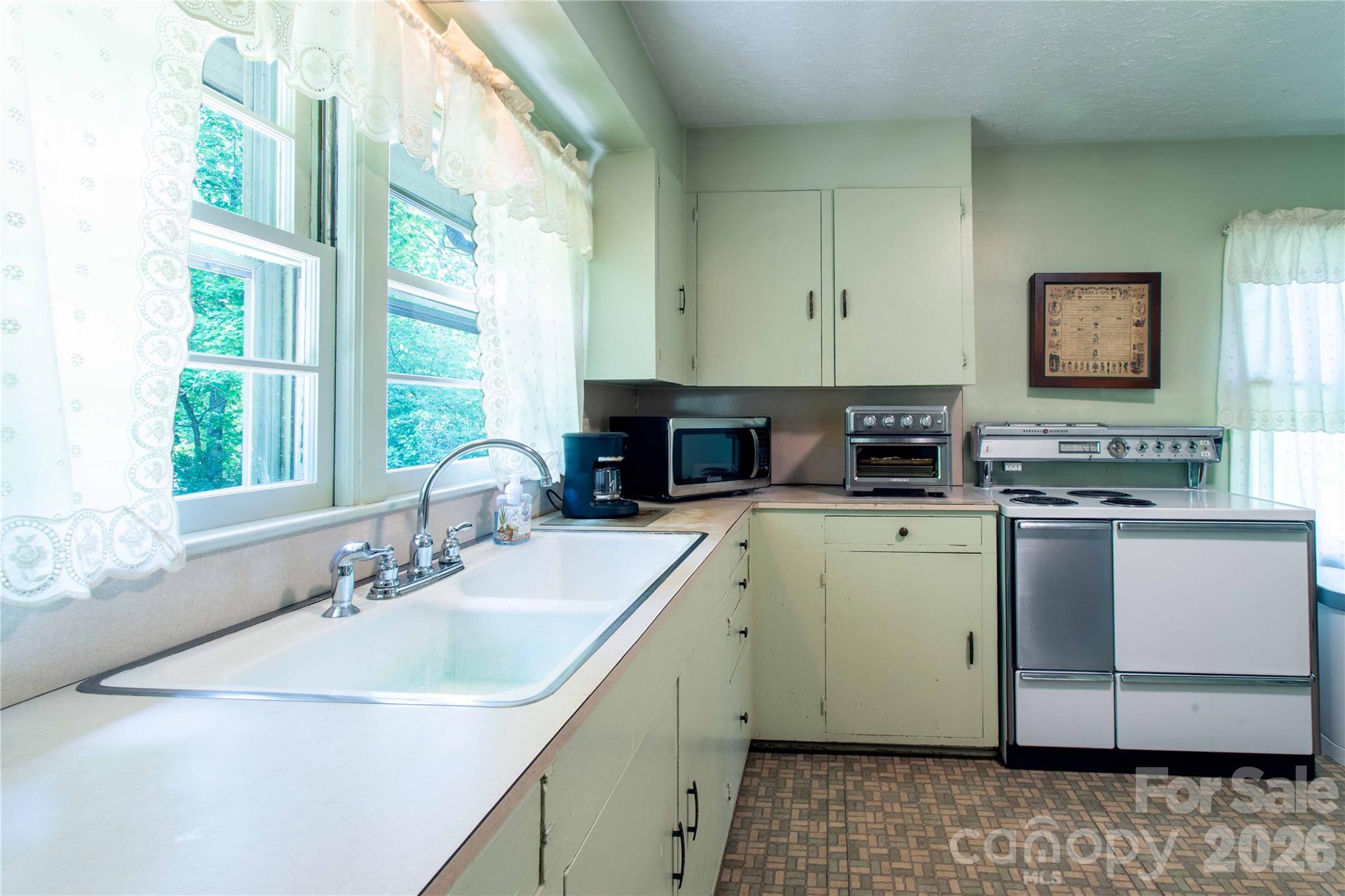 3004 Kanuga Road Hendersonville NC 28739