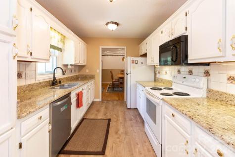 6 Arrowhead Lane Weaverville NC 28787