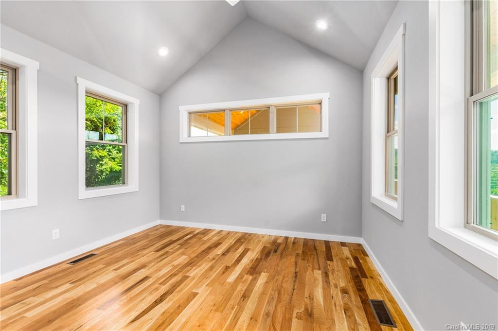 14 Lamb Avenue Asheville NC 28806