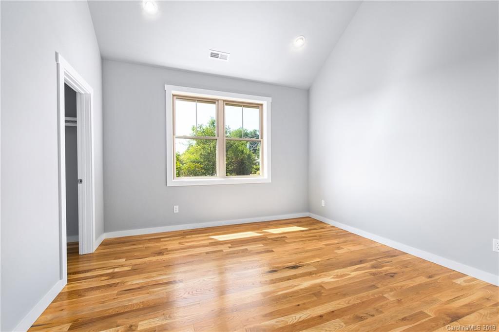 14 Lamb Avenue Asheville NC 28806