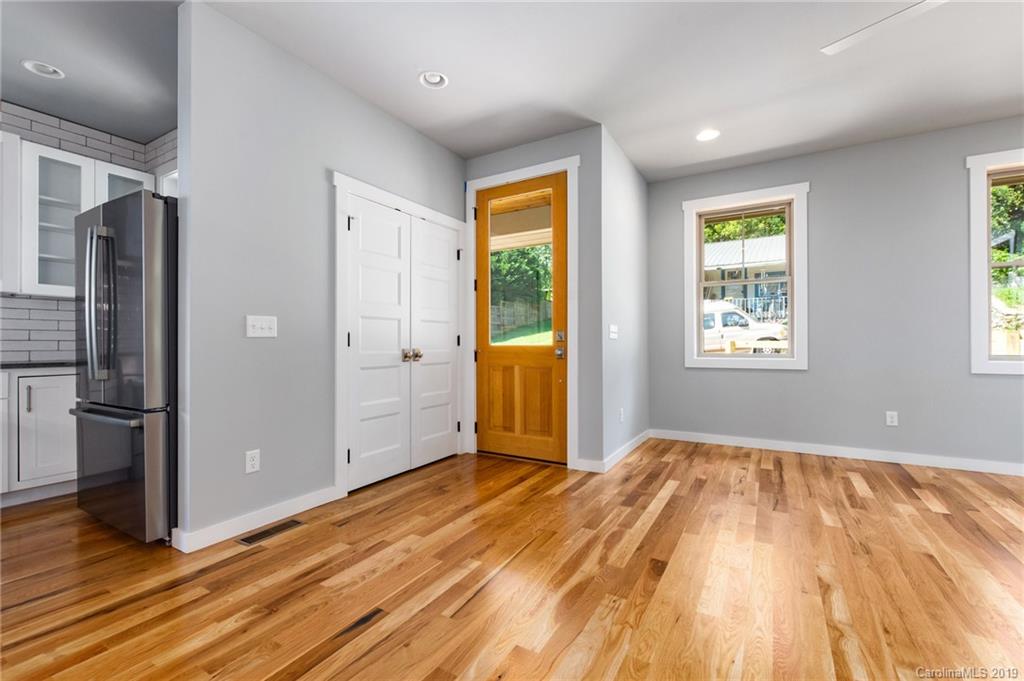14 Lamb Avenue Asheville NC 28806