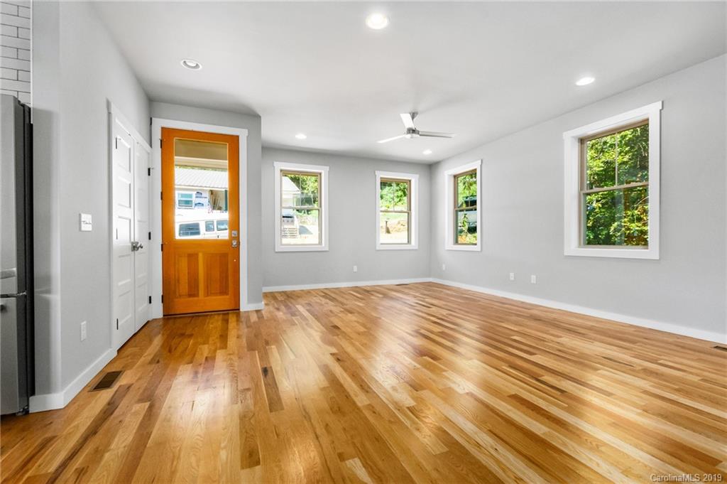 14 Lamb Avenue Asheville NC 28806