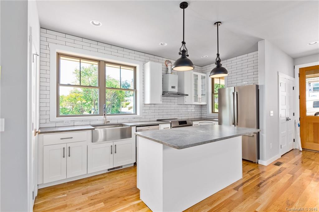 14 Lamb Avenue Asheville NC 28806