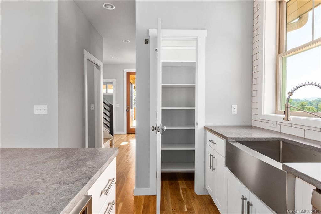 14 Lamb Avenue Asheville NC 28806