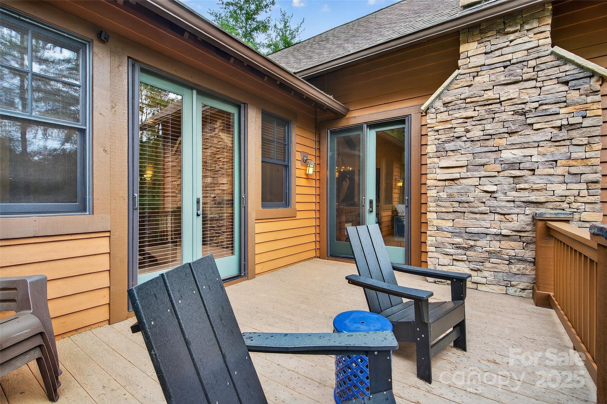 1077 Ten Whigs Ridge Nebo NC 28761