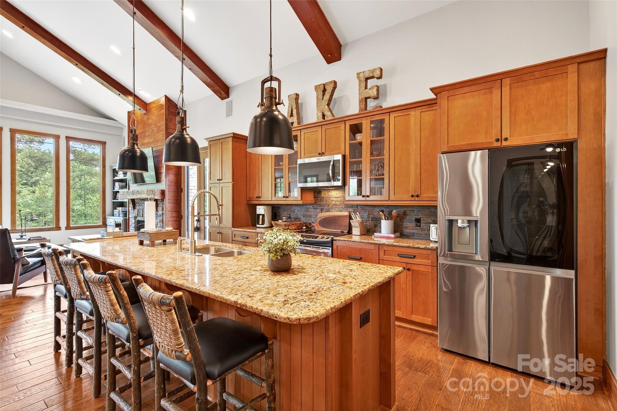 1077 Ten Whigs Ridge Nebo NC 28761