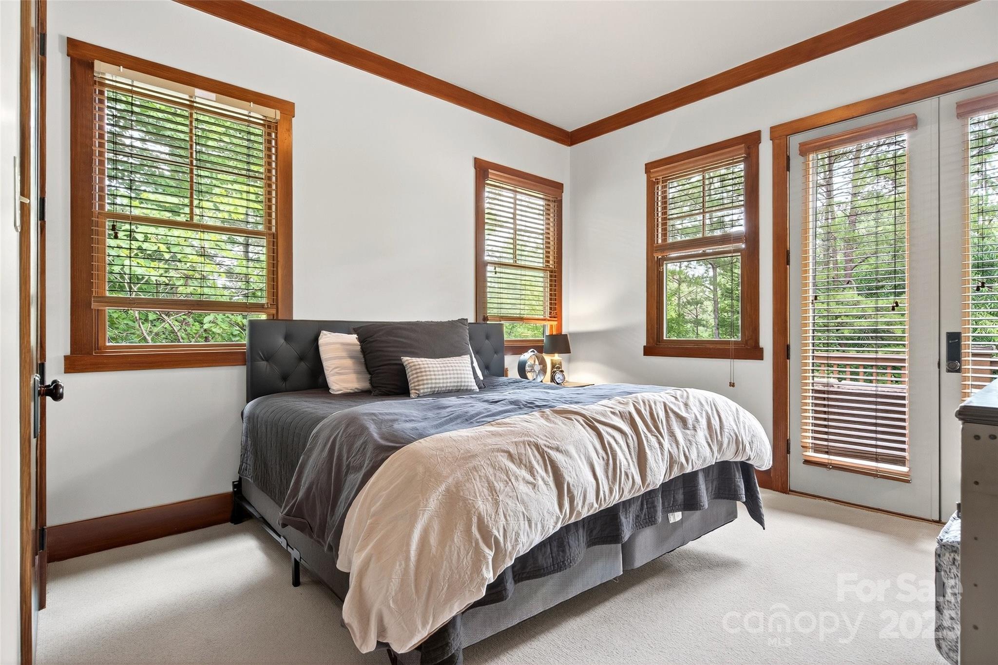 1077 Ten Whigs Ridge Nebo NC 28761