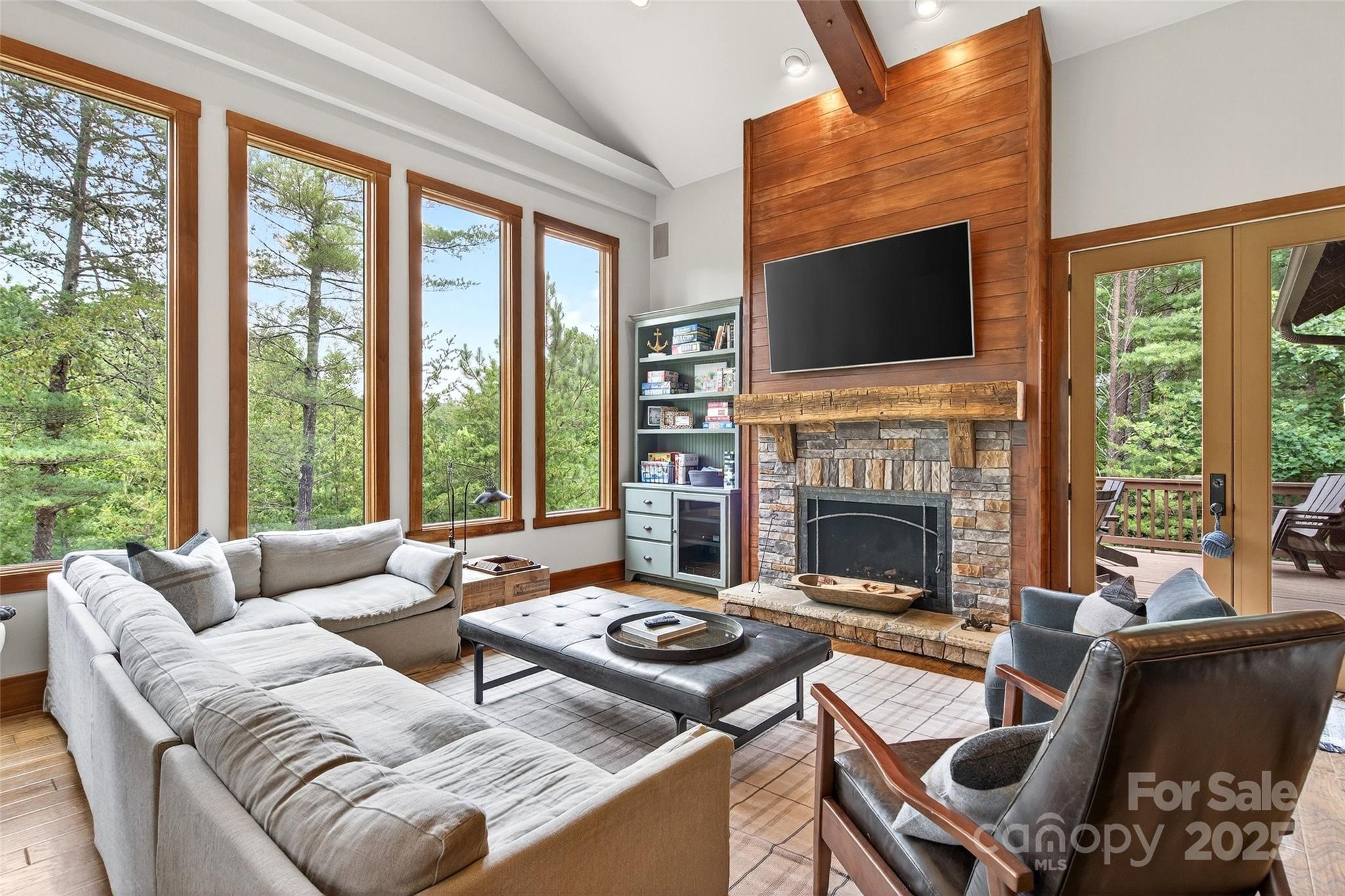 1077 Ten Whigs Ridge Nebo NC 28761