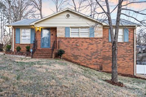 1717 Woodvalley Drive Charlotte NC 28216