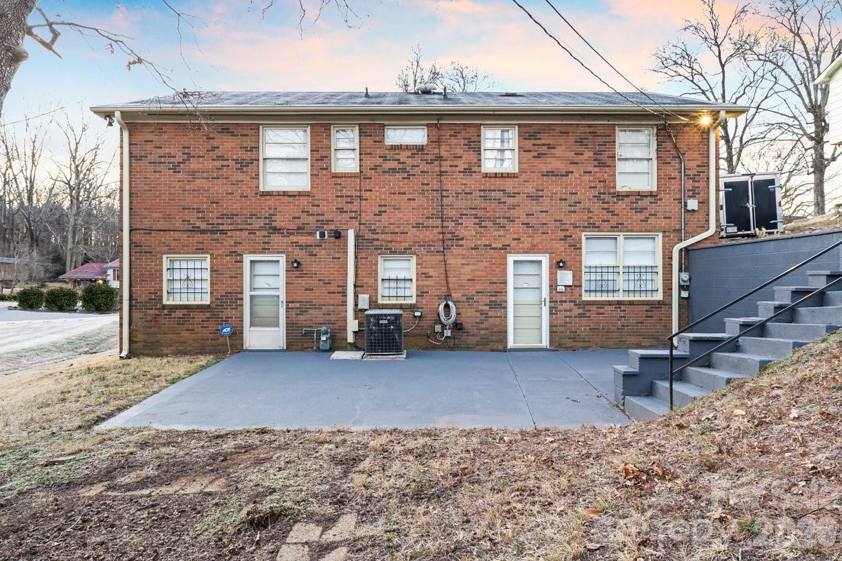 1717 Woodvalley Drive Charlotte NC 28216