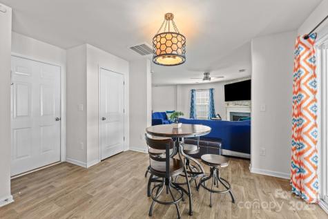 5433 Tumbling Brook Lane Charlotte NC 28216