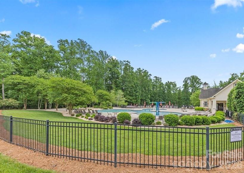 8432 Loxton Circle Charlotte NC 28214