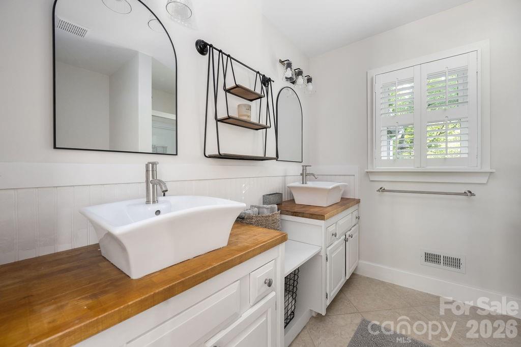 8038 Ritter Drive Charlotte NC 28270