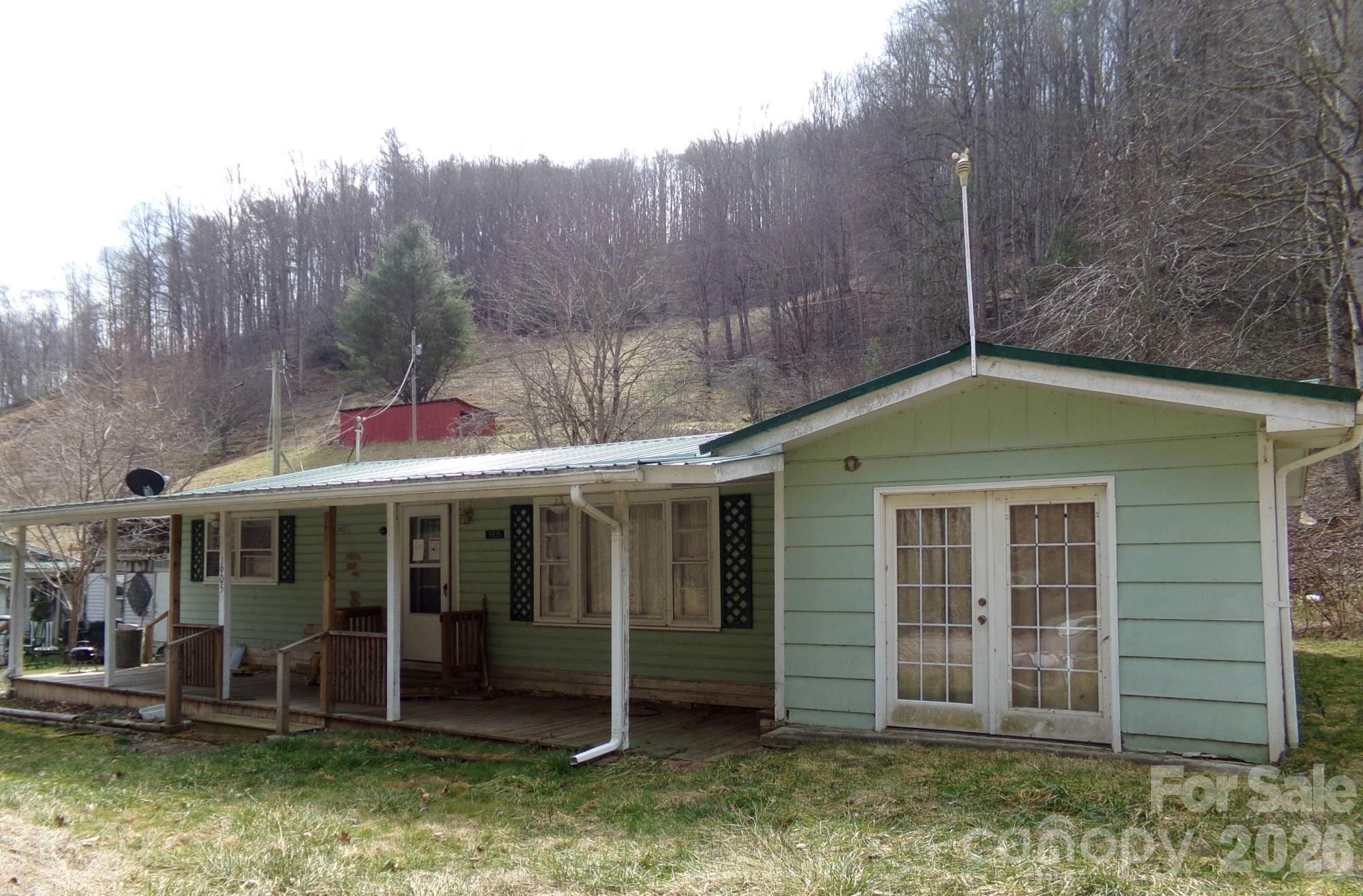 1905 Little Creek Road Burnsville NC 28714