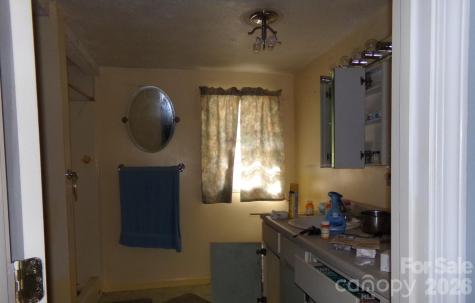 1905 Little Creek Road Burnsville NC 28714