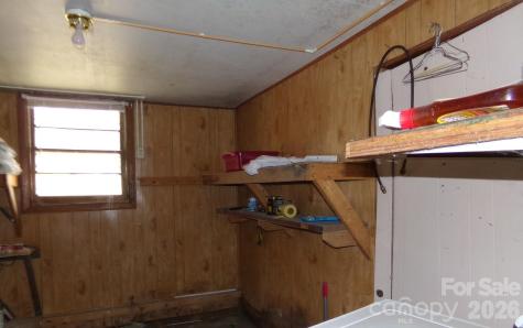 1905 Little Creek Road Burnsville NC 28714